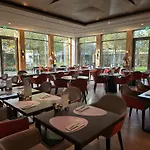 Wasserturm Hotel Cologne, Curio Collection By Hilton
